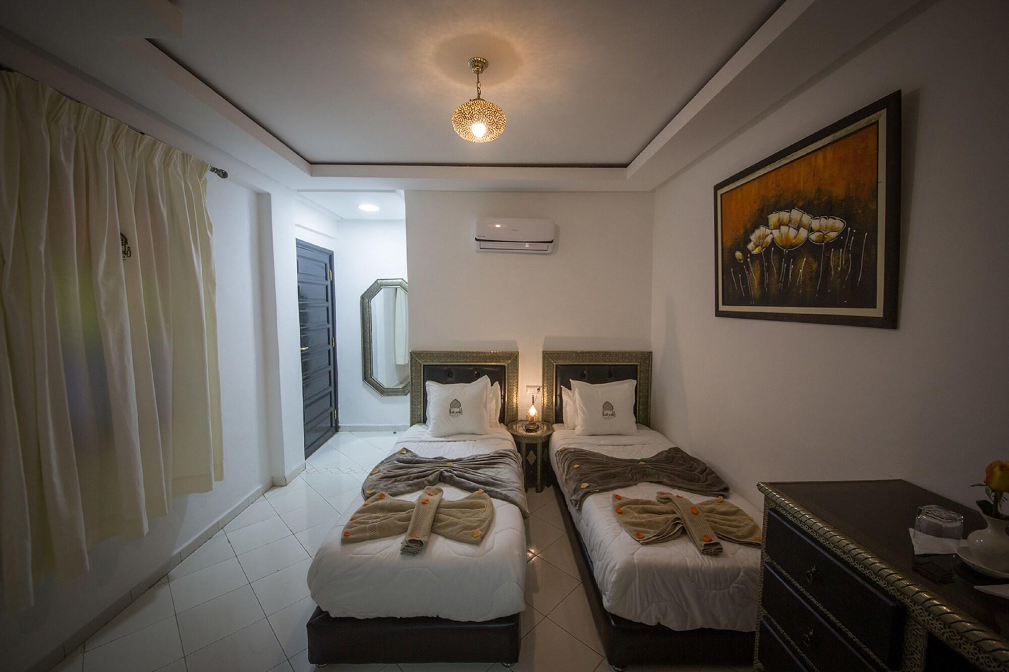 Riad Challa & 4*
